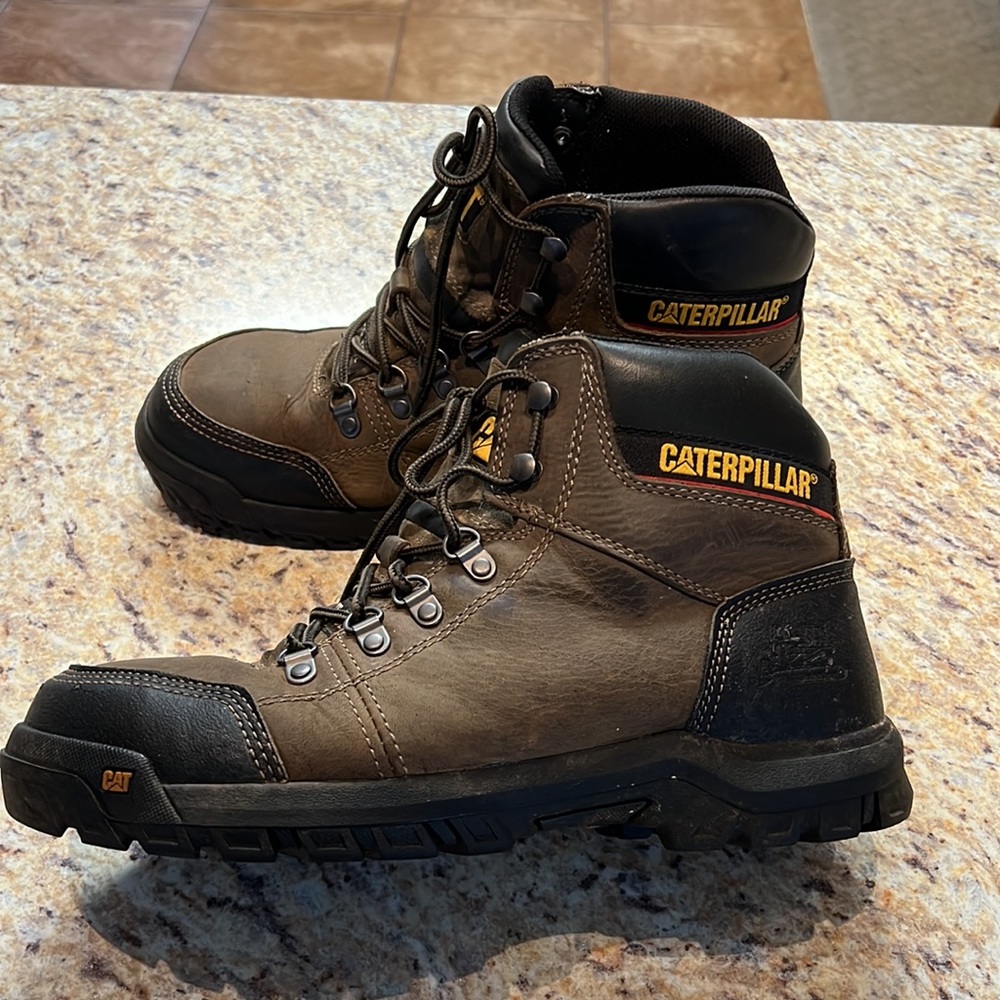 Caterpillar steel toe boots - Picture 2 of 5